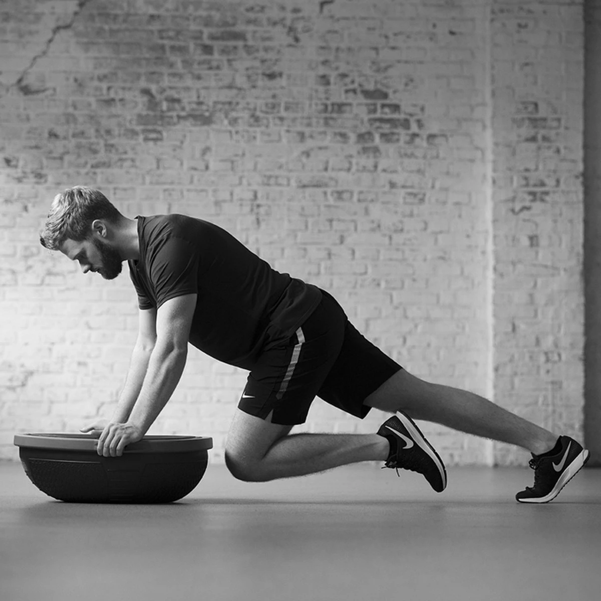 BOSU Balance Trainer PRO - Buikspiertrainer - Houdingstrainer - Balanstrainer - Balans - Coordinatie 11 BOSU Balance Trainer PRO - Buikspiertrainer - Houdingstrainer - Balanstrainer - Balans - Coordinatie - Afbeelding 9