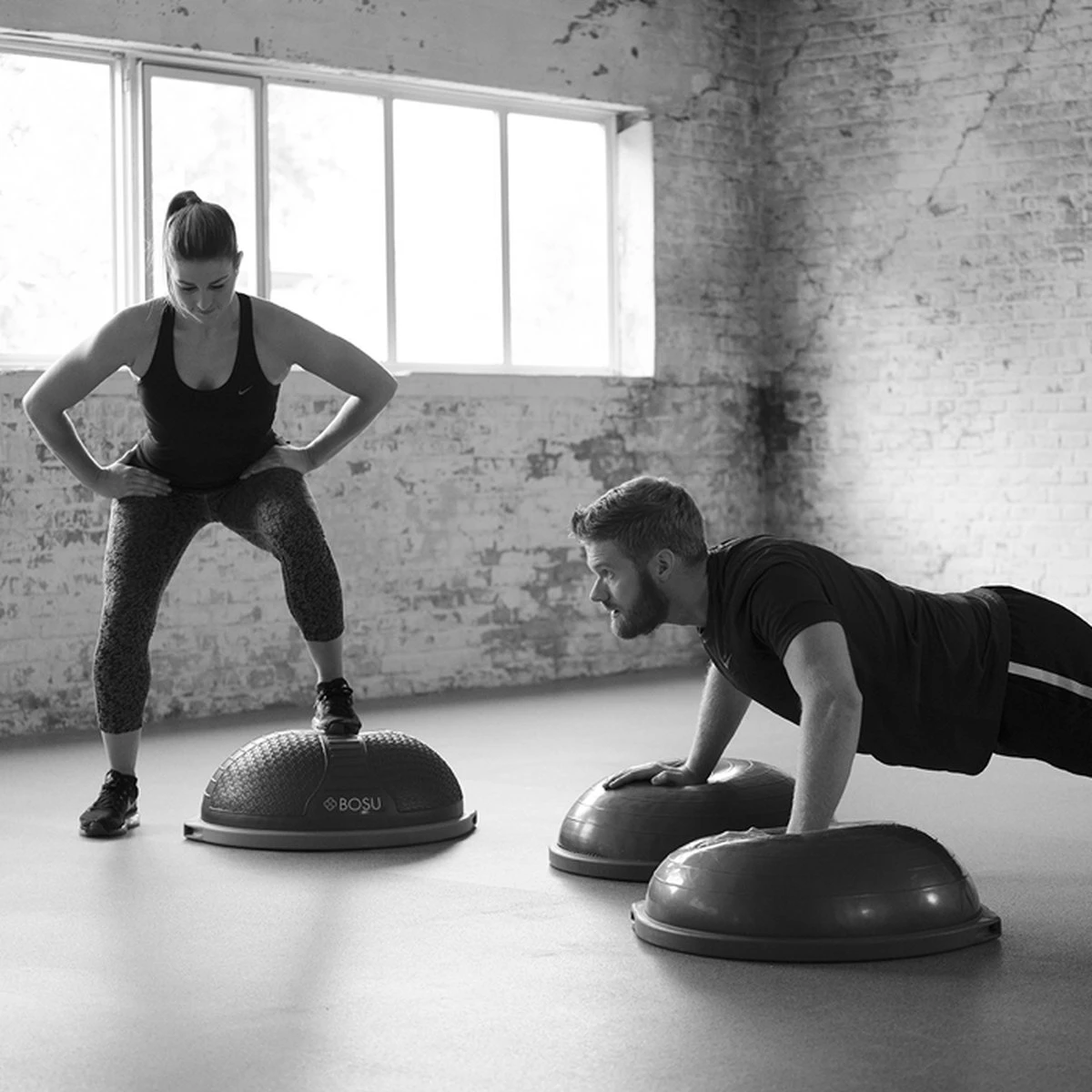 BOSU Balance Trainer PRO - Buikspiertrainer - Houdingstrainer - Balanstrainer - Balans - Coordinatie 12 BOSU Balance Trainer PRO - Buikspiertrainer - Houdingstrainer - Balanstrainer - Balans - Coordinatie - Afbeelding 10