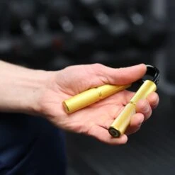 Gouden Grip Handknijper Level 3 (68kg) + GRATIS Griptraining E-book - Handtrainer - Handgripper - Handknijper Fitness - Knijphalter - Onderarm Trainer - Heavy Grip - Buigveer -Fit Gear Verkoop 1200x1200 2256