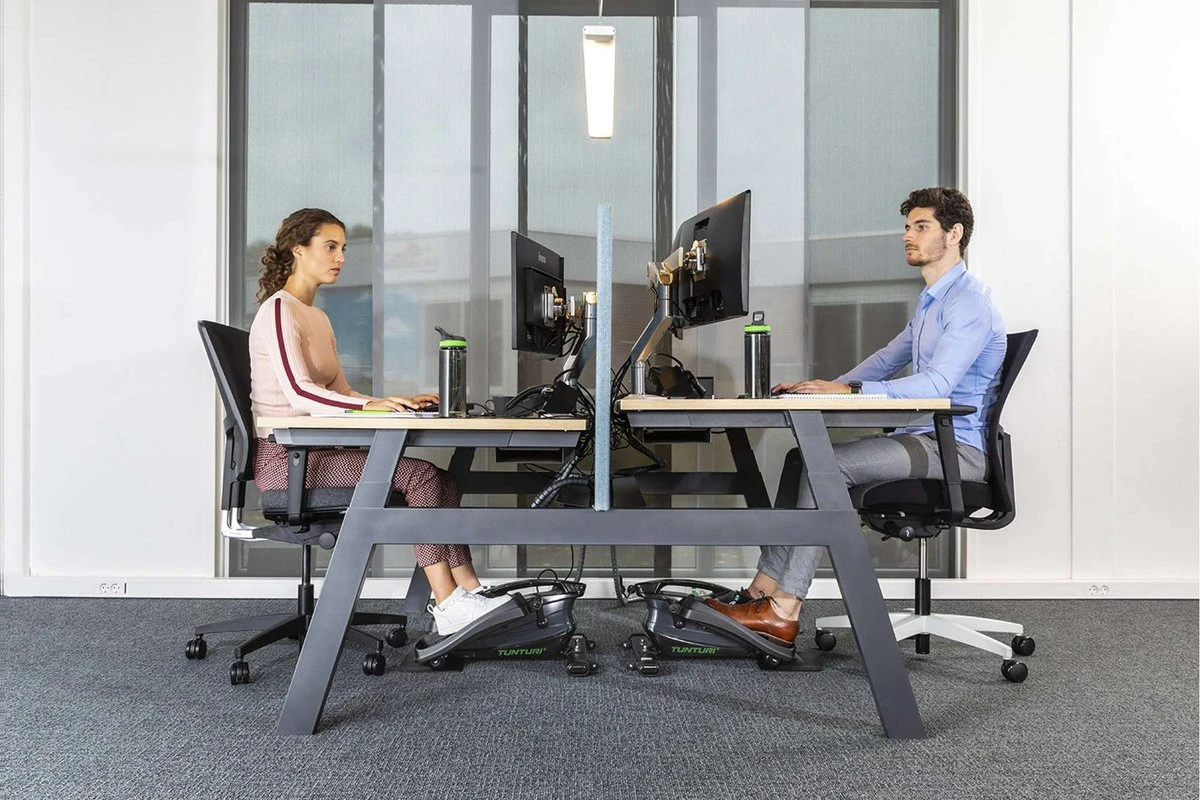 Tunturi Cardio Fit D10 Deskbike - Bureaufiets Voor Op Kantoor - Fietstrainer Voor Onder Het Bureau - Compact 4 Tunturi Cardio Fit D10 Deskbike - Bureaufiets Voor Op Kantoor - Fietstrainer Voor Onder Het Bureau - Compact - Afbeelding 2